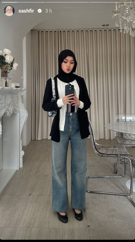 Minimalist Outfit Hijab, Minimalist Hijab Outfit, Black Hijab Outfit, Fashion Hijab Casual, Outfit Kampus, Outfit Hijab Casual, Black Hijab, Outfit Korean Style, Muslim Outfits Casual