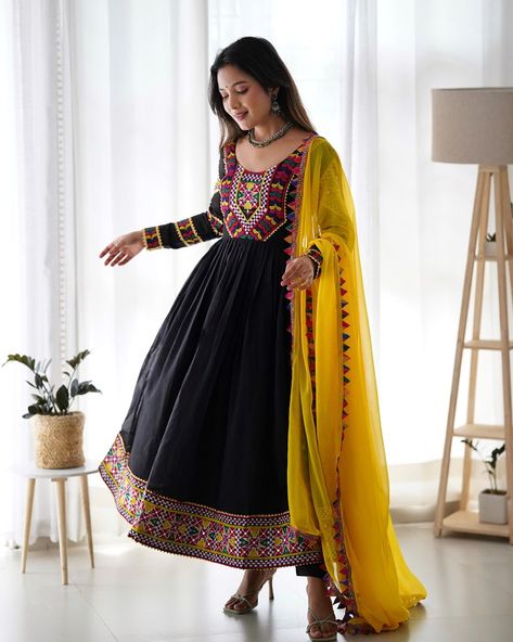 Dresses For Eid, Indian Wedding Bridesmaids, Flared Anarkali, Navratri Dress, Long Anarkali, Gown With Dupatta, Eid Dresses, Navratri Special, Patiala Salwar