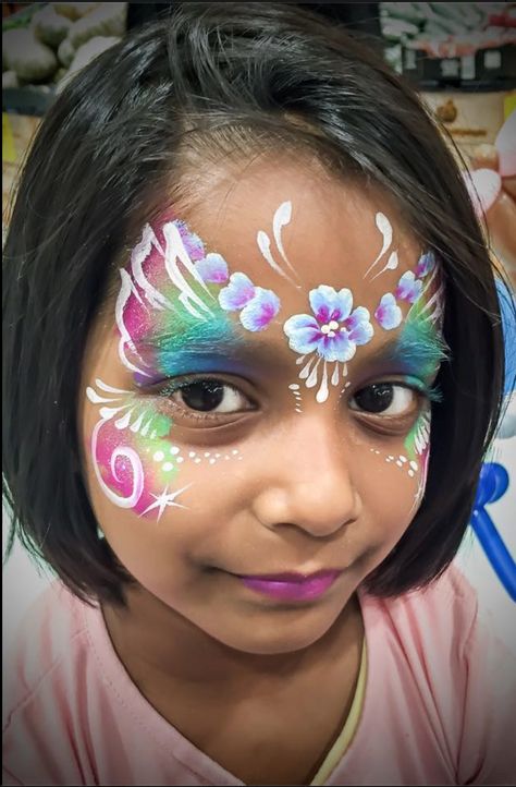 Cute face painting! Flower Face Paint, Face Painting Flowers, Princess Face Painting, Fairy Face Paint, Festival Face Paint, Butterfly Face Paint, Christmas Face Painting, Girl Face Painting, Princess Face