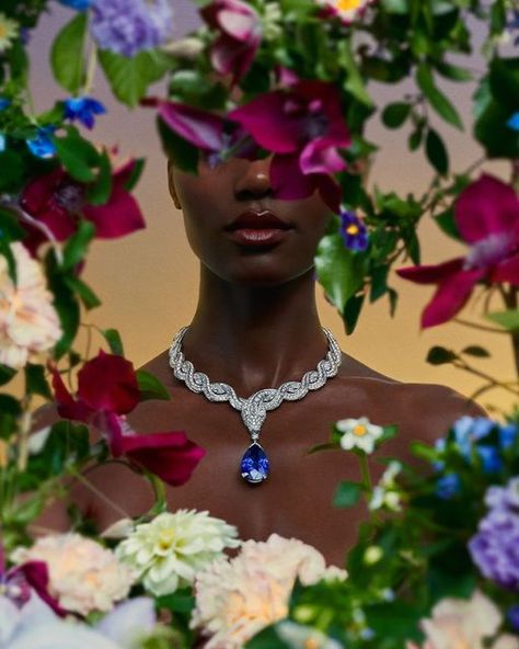 BVLGARI Official on Instagram: "Cho Gi-Seok captures Serpenti in the garden.⁣ The inventive artist encircles Bulgari’s cherished snake icon with a halo of petals. The Serpenti Ocean Treasure High Jewelry necklace boasts an exceptional 61.30-carat drop-shaped sapphire. Delicately hanging from the snake’s mouth, the gemstone is the opulent focal point of this floral composition.⁣ ⁣ Discover more captivating celebrations of Bulgari’s High Jewelry in the new book: ⁣ ‘Bulgari Eden: The Garden of Wond Snake Icon, High Jewelry Necklace, Fashion Jewelry Editorial, Jewelry Mood Board, Bulgari Jewelry, Jewelry Product Shots, Creative Jewelry Photography, Floral Composition, Jewelry Magazine