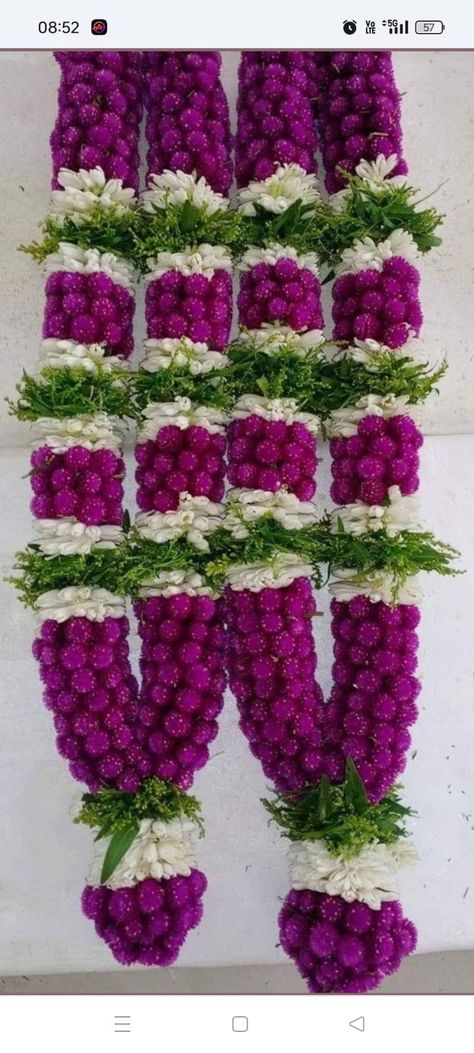 Flowers Hara Design, Flower Har Mala For God, Pelli Dandalu, Flower Mala, Rose Garland Wedding, Pelli Poola Jada, Flower Jewelry Diy, Flower Garland Diy, Poola Jada