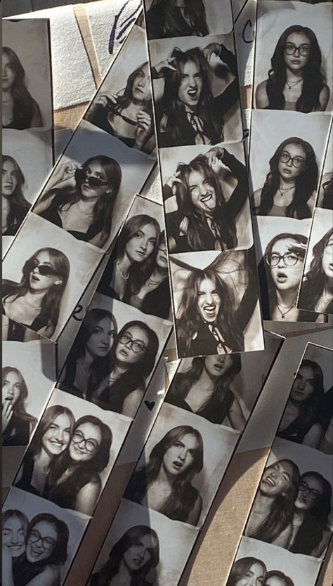 lauren orlando and anna cathcart photobooth Photobooth With Friends, Vega Twins Zodiac Academy, Vega Twins, Anna Cathcart, Lauren Orlando, Film Camera Photography, Photo Dream, Zodiac Academy, Photobooth Pictures