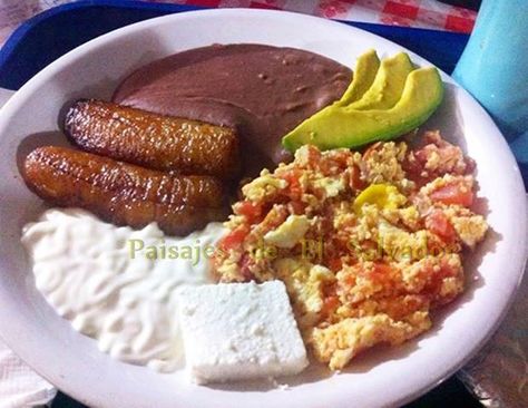 Autentico desayuno Salvadoreño...sooo good! Creama, plantains,refried small red beans, avocado and scrambled eggs with salsa. El Salvador Food, Salvador Food, Central American Food, Salvadoran Food, Honduran Recipes, Salvadorian Food, Recetas Salvadorenas, Guatemalan Recipes, Latin American Food