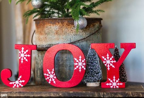 Stencilled snowflake Christmas JOY letters, by Grit Antiques, featured on Funky Junk Interiors Christmas Joy Sign, Wooden Letter Ideas, Christmas Signs Diy, Joy Sign, Wood Christmas Tree, Funky Junk, Christmas Lettering, Christmas Wood, Christmas Deco