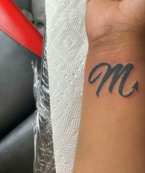 Small Tattoo Ideas Black Women Dark Skin, Baddie Matching Tattoos, Tattoo Tweets, Tattoo Ideas For Black Females, Boyfriend Name Tattoos For Women, Honey Tattoos, Small Dope Tattoos, Inside Of Arm Tattoo, Girl Neck Tattoos