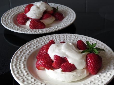 Cream Cheese Spread Recipes, Mennonite Girls Can Cook, Cheese Spread Recipes, Popular Desserts Recipes, Types Of Desserts, Cream Cheese Spreads, Strawberry Cream Cheese, Fruity Desserts, Strawberry Cream