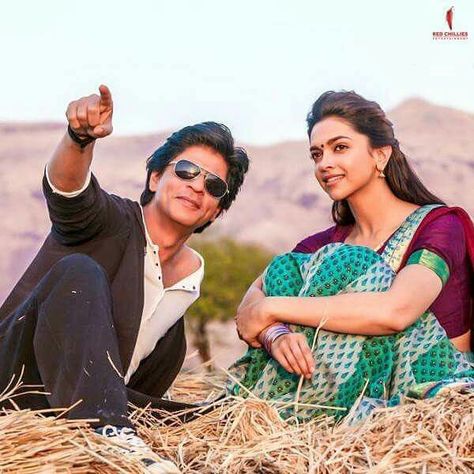 SRK and Depika at CE Srk Deepika, Deepika Padukone Movies, Shah Rukh Khan Movies, Srk Movies, Chennai Express, Recent Movies, Bollywood Couples, Pc Wallpaper, Vintage Bollywood