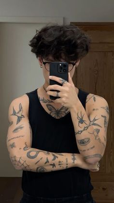 Aesthetic Tattoo Fonts, Hand Tattoos For Guys Aesthetic, Black Women Tattoos, Tattoos About Love, Tattoos About Growth, Tattoos Between Breast, Growth Tattoos, Tattoos Behind The Ear, Tattoos Behind Ear