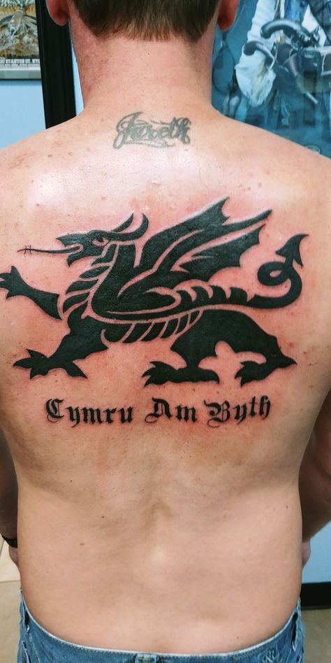 jonfallows:welsh-dragon Welsh Dragon Tattoo For Men, Wales Tattoo Ideas, Welsh Dragon Tattoo, Welsh Tattoo, Dragon Tattoo Arm, Dragon Tattoos For Men, Welsh Dragon, Tattoos For Women Flowers, Tattoo Arm