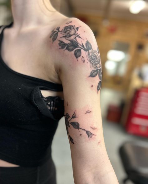 The intricate details and dark elegance create a truly mesmerizing piece @colleenajsmith! The gothic rose arm band is really captivating! 🌹🖤⁠ Roses And Thorns Tattoo Sleeve, English Roses Tattoo, Rose Arm Band Tattoo, Realism Rose Tattoo Design, Rose Tattoo Sleeve Women, Rose Tattoo Inner Arm, Floral Arm Band Tattoo, Large Rose Tattoo, Rose Bush Tattoo