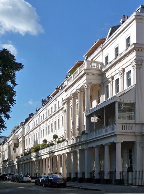 Stephen Richards, CC BY-SA 2.0 <https://creativecommons.org/licenses/by-sa/2.0>, via Wikimedia Commons Eaton Square, Word Building, Wikimedia Commons, London, House Styles, Square, Building, Home Decor, Home Décor