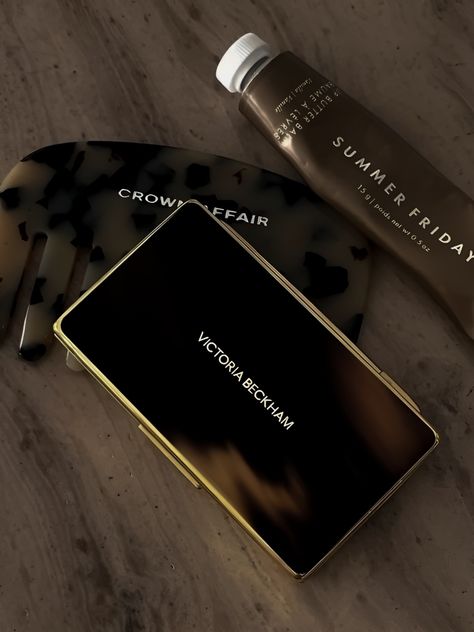 Brown Makeup Products Aesthetic, Brown Makeup Products, Soft Girl Makeup, Brunette Aesthetic, Minimal Makeup Look, Shot Of Espresso, Makeup Eyeshadow Palette, Luxury Lifestyle Fashion, Makeup Package