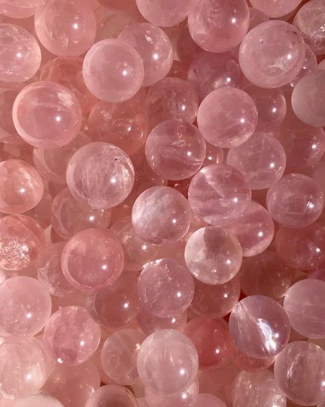 Pink Board, Soft Pink Theme, Rose Crystal, Quartz Rock, Stone Rose, Pink Things, Pastel Pink Aesthetic, Pink Vibes, Quartz Sphere