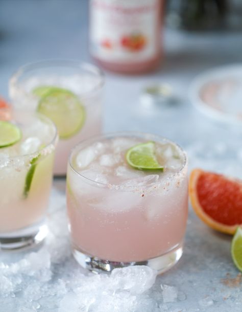 Classy Drinks, Italian Drinks, Drinks Ideas, Summer Drinks Alcohol, Alcohol Free Drinks, Italian Soda, Grapefruit Soda, Mocktail Recipe, How Sweet Eats