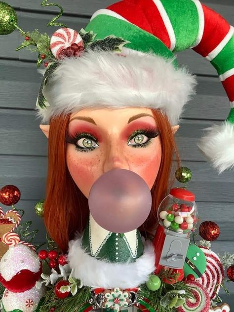 Christmas Maniquin Ideas, Christmas Mannequin Head, Bah Humbug, Mannequin Heads, Christmas Display, Cosmetology, A Christmas Story, Candy Cane, Cosmos