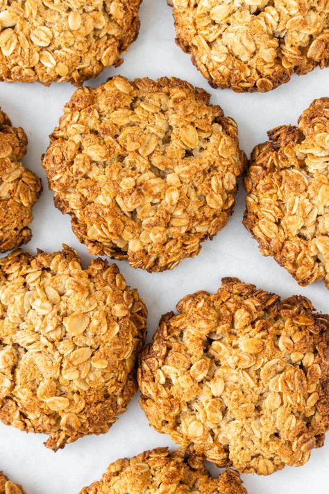 Oat Biscuit Recipe, Healthy Anzac Biscuits, Anzac Cookies, Oats Flour, 4 Ingredient Cookies, Healthy Biscuits, Baking Recipes Healthy, Anzac Biscuits, Biscuits Easy