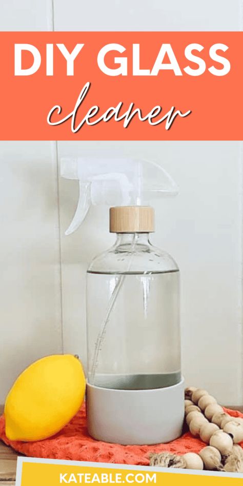 Use this insanely easy DIY glass cleaner recipe to have the cleanest glass ever all over your house! This DIY window cleaner is easy to make and requires few ingredients, most of which you have at home already. Natural Glass Cleaner Recipes, Homemade Windex Glass Cleaner, Best Diy Window Cleaner, Diy House Cleaners Recipes, Home Made Cleaners Recipes, Vinegar Glass Cleaner Recipe, Diy Natural Cleaning Recipes, Glass Cleaner Diy, Vinegar Glass Cleaner