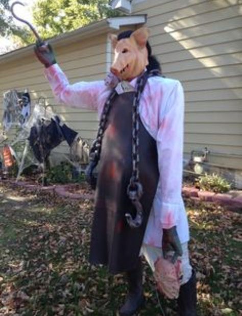 Butcher Costume, Halloween Tunnel, Hayride Ideas, Scary Farm, Haunted Woods, Haunted Hayride, Halloween Outside, Fun Halloween Crafts, Scary Costumes