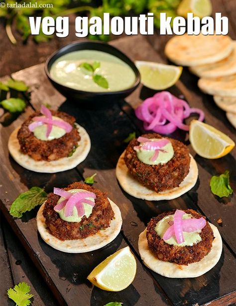 Galouti Kebab On Crispy Naan recipe Indian Veg Appetizers, Snacks For Party Indian, Starter Plating Ideas, Kebab Plating Ideas, Indian Fusion Starters, Veg Party Food Ideas, Veg Galouti Kebab Recipe, Vegetarian Snacks For Party, Party Starters Appetizer Ideas