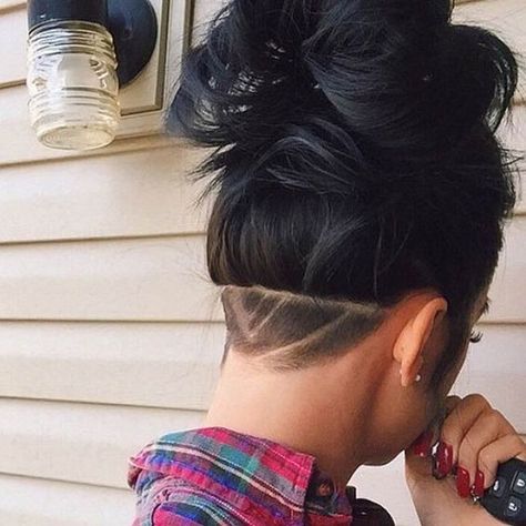 There's an undercut revival happening, and you'll be surprised to see just how pretty the style can be Undercut Hair Designs, Undercut Hair, Under Cut, Undercut Hairstyles Women, Hair References, Undercut Long Hair, Undercut Designs, Shaved Hair Designs, Hair Tattoo