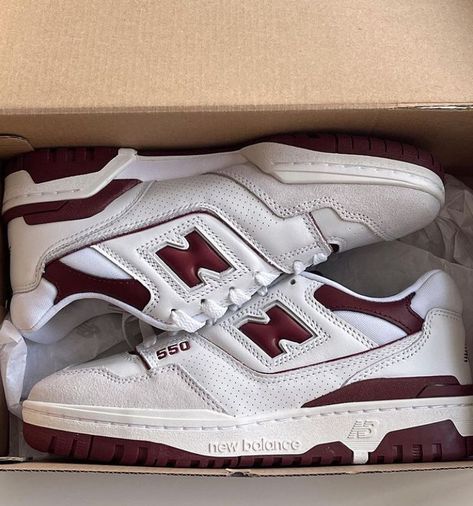 New Balance 550 Brown, Nike 550, 550 New Balance, College Shoes, Pretty Sneakers, Dr Shoes, Preppy Shoes, Shoes Outfit Fashion, Shoe Inspo