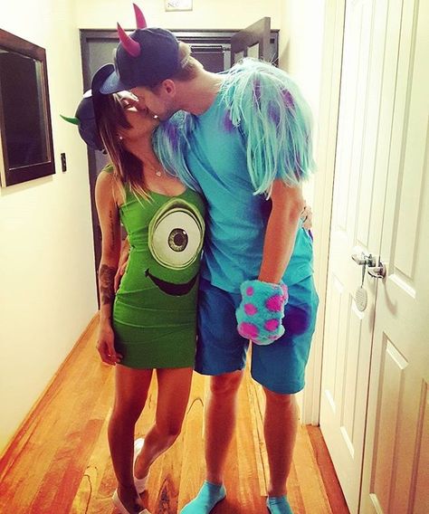 DIY couples sully and mike costumes Mike And Sully Costume Couple, Mike And Sully Costume, Sully And Mike, Disney Couple Costumes, Sully Costume, A Witch Costume, Girl Superhero Costumes, Pageant Costumes, Diy Couples Costumes