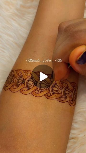 Mehndi Designs Classes, New Arebiyan Mehndi Designs, Quick Mehndi Designs, Basic Mehndi Designs Class 1, Bridal Mehndi Starting Design, Mahendi Class For Beginners, Small Mehendi Designs, Mehandi Starting Design, Mehandi Designs Easy