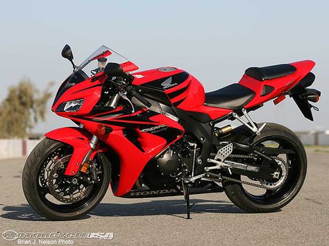 07 honda cbr1000rr static | Flickr - Photo Sharing! Honda Sport Bikes, Honda Fireblade, America Wallpaper, Honda Cbr 1000rr, Red Motorcycle, Мотоциклы Cafe Racers, Motos Honda, Crotch Rocket, Motorcycle Dirt Bike