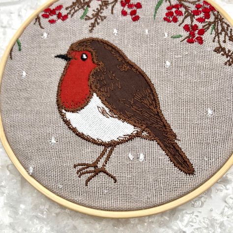 Robin Reference, Robin Applique, Robin Embroidery, English Robin, Free Motion Embroidery Applique, Robin Drawing, Robin Pictures, Embroidered Christmas Ornaments, Holly Wood