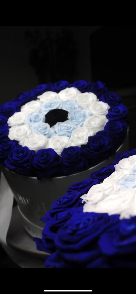 Dessert Rose Plant, Roses Bouquet Gift, Ribbon Flowers Bouquet, Bling Ideas, Luxury Flower Bouquets, Eternal Rose, Blue Desserts, Luxury Birthday, Birthday Roses