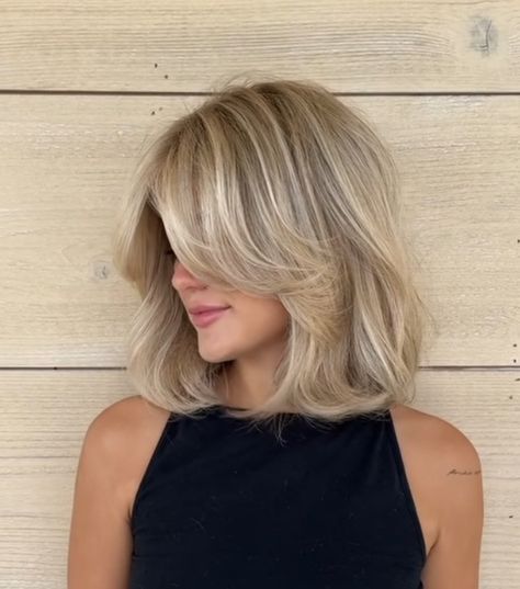 Old Money Medium Haircut, Money Bob Haircut, Blowdry Hairstyles Medium Hair, Blonde Bob Blowout, Shoulder Length Haircut Blonde, Old Money Blonde Short Hair, Face Framing Short Hair Layered Cuts, Old Money Blonde Bob, Shoulder Length Bob With Curtain Bangs