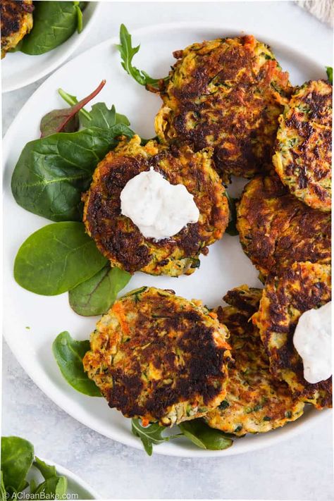 Veggie Fritters Easy Gluten Free Dinner Recipes, Easy Gluten Free Dinner, Vegetable Fritters, Healthy Recipes Simple, Squash Fritters, Paleo Vegetables, Gluten Free Vegetables, Veggie Fritters, Whole 30 Snacks