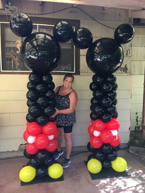 Mickey Mouse Balloon Columns, Christening Balloons, Mickey Mouse Birthday Decorations, Mickey Mouse Bday, Minnie Mouse Birthday Party Decorations, Mickey Mouse Themed Birthday Party, Fiesta Mickey Mouse, Mickey Mouse Baby Shower, Mickey Mouse Balloons