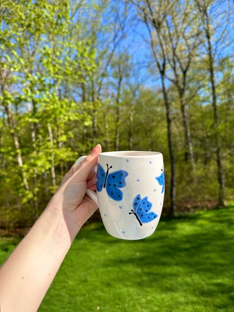 Cute Mug Ideas, Butterfly Pottery, Tea Morning, Butterflies Blue, Mug Drawing, Mug Ideas, Summer Coffee, Color Me Mine, Clay Cup