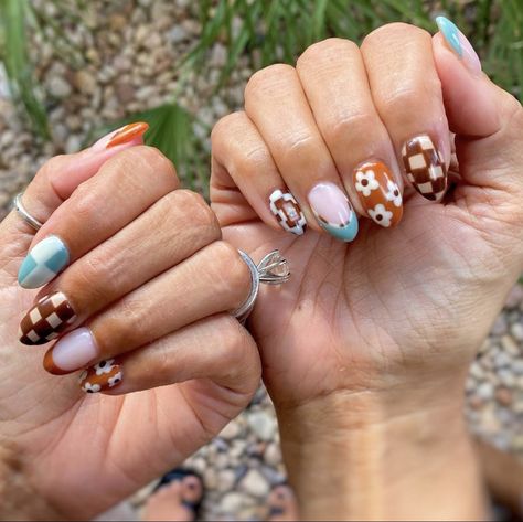 Western Nails Almond, Almond Western Nails, Western Almond Nails, Turquoise Nails Western, Boho Western Nails, Arizona Nails, Cowboy Nails, Designs For Short Nails, Western Nails