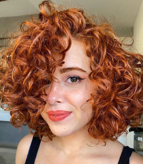 Neck Length Hair Cuts, Bob Riccio, Neck Length Hair, Red Curly Hair, Penteado Cabelo Curto, Curly Hair Cuts, Short Curly Hair, Ginger Hair, Shoulder Length Hair