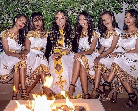 1,256 Likes, 6 Comments - HabeshaBrides (@habeshabrides) on Instagram: “Traditional Day Sunday 💛 When you and your bridesmaids are gonna make it hot like 🔥 fire 💛 loving…” Ethiopian Bridesmaid Dress, Ethiopian Dresses, Ethiopian Wedding Dress, Habesha Wedding, Ethiopian People, Beautiful Ethiopian, Ethiopian Wedding, Ethiopian Clothing, Ethiopian Traditional Dress