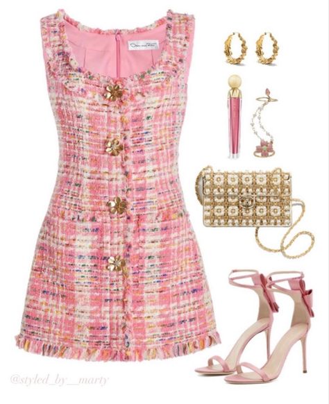 #tweed #pink #springdress #springoutfit #oscardelarenta #cuteoutfit #outfitboard #stylish #preppy #femininity #outfitideas #styleideas #outfitstyle Barbiecore Outfit, Era Outfits, Pink Tweed Dress, Tweed Dresses, Tweed Outfit, Dresses For Spring, Money Girl, La Outfits, Virtual Fashion