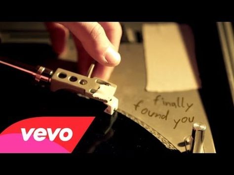 Enrique Iglesias - Finally Found You Enrique Iglesias Videos, Yours Lyrics, Top Music, Enrique Iglesias, Male Artist, Found You, Lyric Video, Music Playlist, New Music