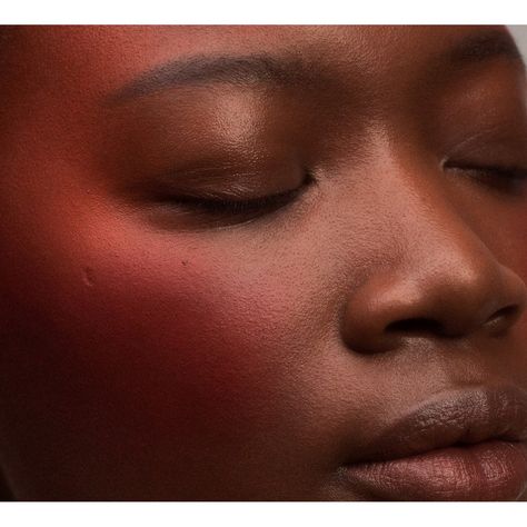 Heavy Blush Makeup Looks, Orange Blush Makeup, Drunk Blush Makeup, Blush Techniques, Heavy Blush, Appearance Aesthetic, Blush For Dark Skin, Blush Tips, Cheek To Cheek