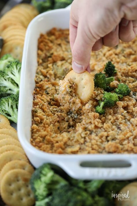 Need a tasty appetizer? Try this Broccoli Casserole Cheese Dip #broccoli #cheddar #bacon #cheese #appetizer #dip #recipe #appetizer Easy Dip Recipes, Dip Recipes Appetizers, Cheese Appetizer, Easy Dip, Holiday Appetizers Recipes, Cheese Dip Recipes, Easy Dips, Delicious Appetizer Recipes, Best Appetizer Recipes