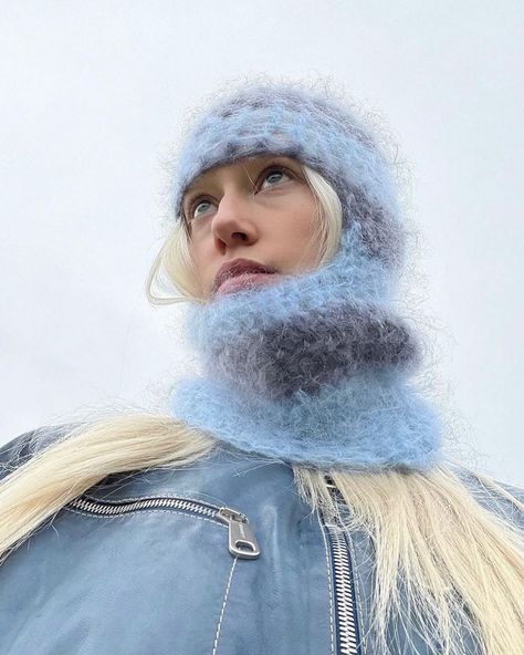 Lara Violetta, Outfit Ideas January, Fluffy Light, Knitted Balaclava, Diy Vetement, Top 40, 가�을 패션, Knitting Accessories, Crochet Fashion