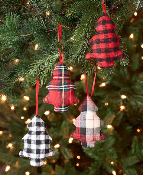 Rustic Christmas Ornaments, Plaid Christmas Decor, Retro Christmas Tree, Diy Christmas Tree Ornaments, Plaid Christmas Tree, Country Christmas Decorations, Christmas Ornament Crafts, Christmas Decorations Ornaments, Diy Christmas Tree