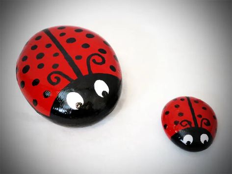 Handpainted 7 X 5 Rock LADYBUGS on a Rock Leaf Pop | Etsy Rock Ladybugs, Lady Bug Painted Rocks, Rocks Garden, Ladybug Rocks, Painted Rocks Craft, Painted Rocks Diy, Rock Painting Patterns, Rock Painting Designs, Rock Painting Art