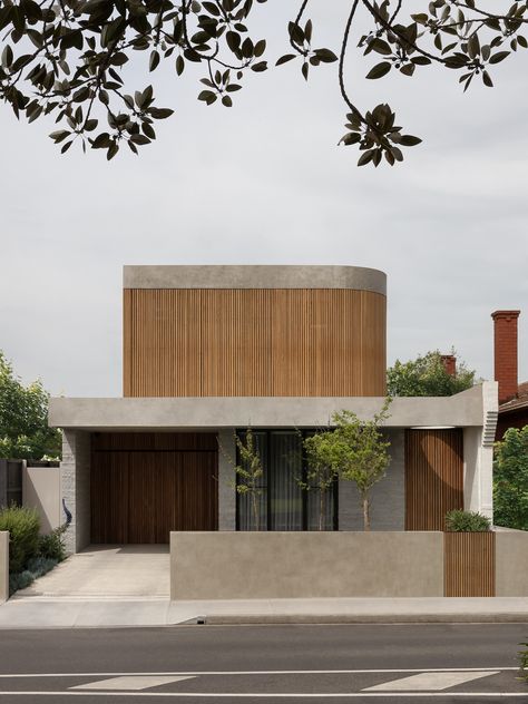 Sanctuary House, Mim Design, Internal Courtyard, Mid Century Architecture, Beach Homes, The Local Project, Top Floor, Facade Architecture, Facade Design