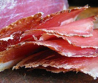 Cured Pork Loin, Cured Meat Recipes, Charcuterie Recipes, Homemade Sausage, How To Make Sausage, Smoked Food Recipes, Processed Meat, Game Food, Bacon Recipes