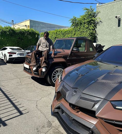 Travis Scott Aesthetic, Travis Scot, Travis Scott Fashion, Kardashian Home, Travis Scott Wallpapers, Hip Hop Poster, Rap Aesthetic, Street Racing Cars, Rap Artists