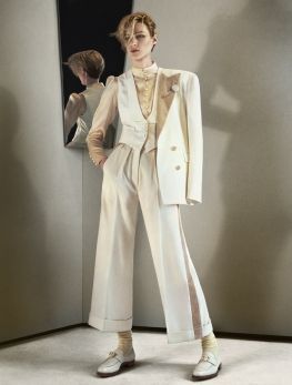 Queer Prom Outfit, Genderless Clothing, Pretty Suits, Suit Pose, Modern Edwardian, Queer Prom, Edwardian Woman, Creative Shoot