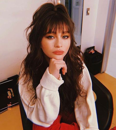 .... Malina Weissman, Trendy We Fryzurach, Medium Bob Hairstyles, Long Hair With Bangs, Long Straight Hair, Haircuts With Bangs, Grunge Hair, Homecoming Hairstyles, Aesthetic Hair