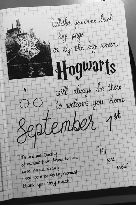 Bullet journal, Harry Potter, september 1st page. Harry Potter Notebook, Harry Potter Sketch, Harry Potter Scrapbook, Harry Potter Journal, Always Harry Potter, Bullet Journal Quotes, Harry Potter Food, Harry Potter Drawings, September 1st